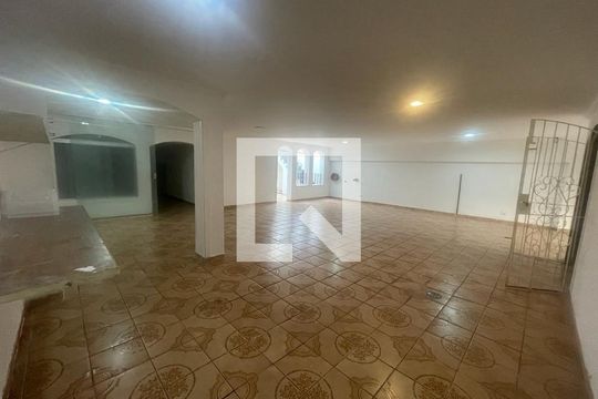 Casa à venda com 3 quartos, 350m² em Jardim da Gloria, São Paulo