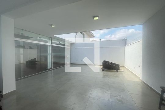 Casa à venda com 3 quartos, 350m² em Jardim da Gloria, São Paulo