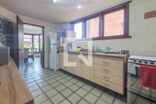Cozinha de casa de condomínio para alugar com 5 quartos, 320m² em Jardim Tres Marias, Guarujá