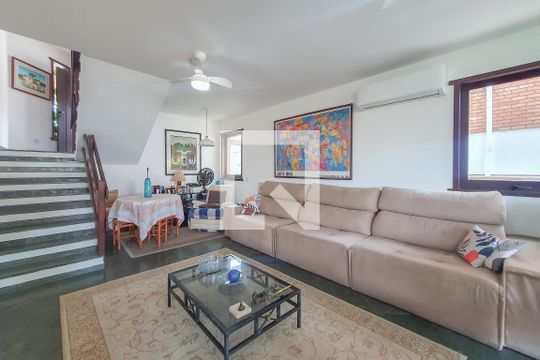 Sala de casa de condomínio para alugar com 5 quartos, 320m² em Jardim Tres Marias, Guarujá