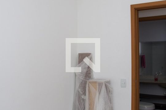 Quarto 01 de apartamento para alugar com 3 quartos, 79m² em Lins de Vasconcelos, Rio de Janeiro