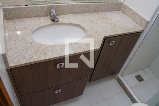 Banheiro da Suíte de apartamento para alugar com 3 quartos, 79m² em Lins de Vasconcelos, Rio de Janeiro