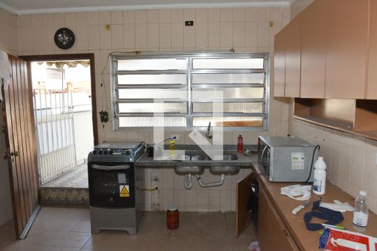 Cozinha de casa para alugar com 3 quartos, 200m² em Cupecê, São Paulo
