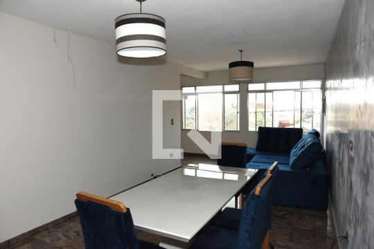 Sala de casa para alugar com 3 quartos, 200m² em Cupecê, São Paulo