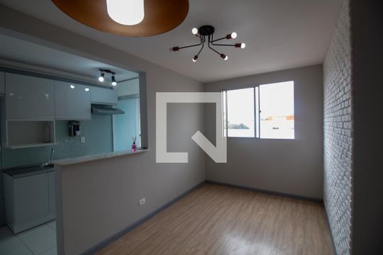 Sala de apartamento para alugar com 2 quartos, 45m² em Santo Amaro, São Paulo