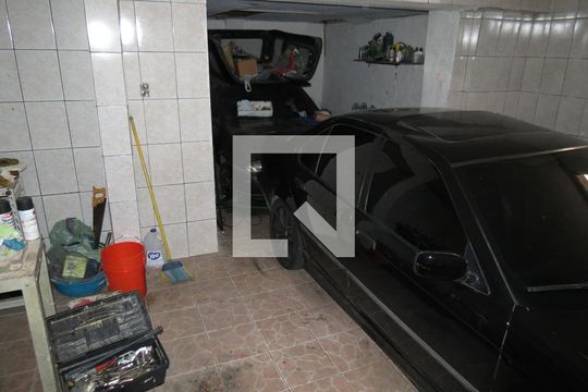 Garagem de casa à venda com 2 quartos, 250m² em Vila Pereira Barreto, São Paulo