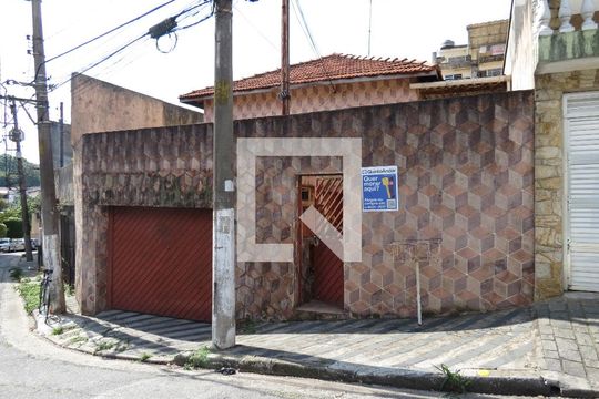 Fachada de casa à venda com 2 quartos, 250m² em Vila Pereira Barreto, São Paulo