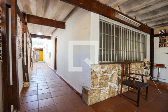 Garagem de casa para alugar com 3 quartos, 150m² em Jardim Lambreta, Cotia