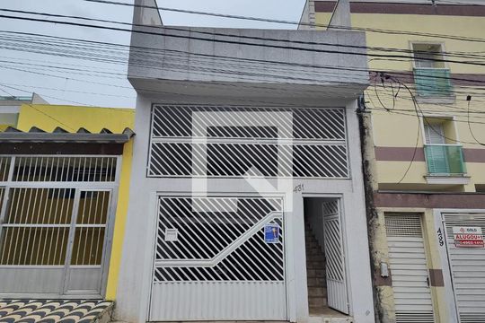 Fachada de casa para alugar com 3 quartos, 100m² em Utinga, Santo André