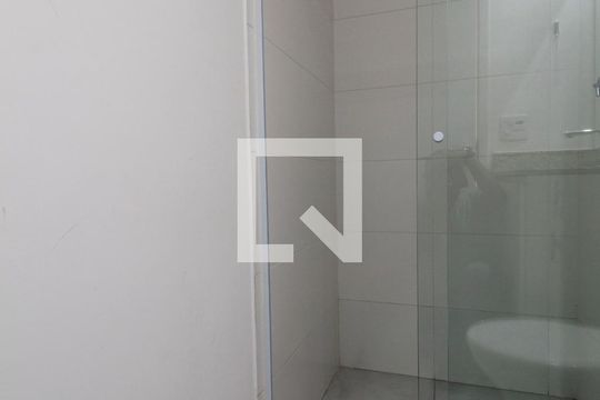 Banheiro 2 de apartamento para alugar com 2 quartos, 70m² em Empresarial 18 do Forte, Barueri