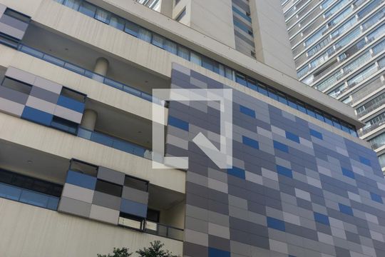 Fachada de apartamento para alugar com 2 quartos, 67m² em Bela Vista, São Paulo