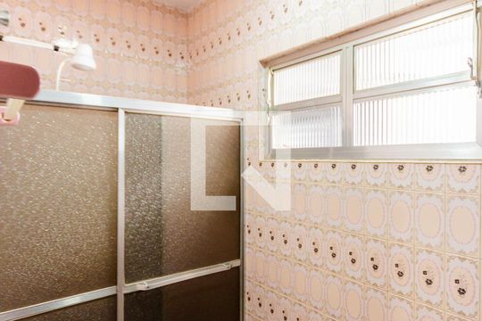 Banheiro da Suíte de casa para alugar com 3 quartos, 271m² em Parque Erasmo Assunção, Santo André
