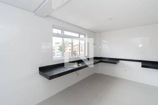 Cozinha de apartamento à venda com 3 quartos, 166m² em Sta Cruz Ind, Contagem