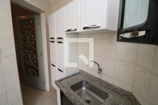 Despensa de casa para alugar com 4 quartos, 110m² em Jardim Novo Carrão, São Paulo
