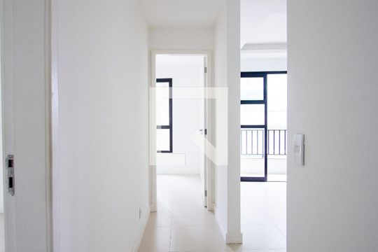 Corredor de apartamento à venda com 2 quartos, 60m² em Santa Rosa, Niterói