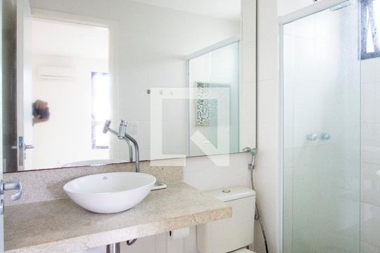 Banheiro da Suíte de apartamento à venda com 2 quartos, 60m² em Santa Rosa, Niterói