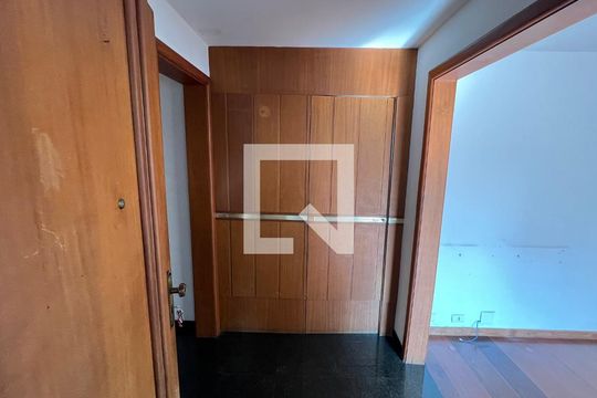 Sala de apartamento para alugar com 4 quartos, 209m² em Jardim Paulista, São Paulo