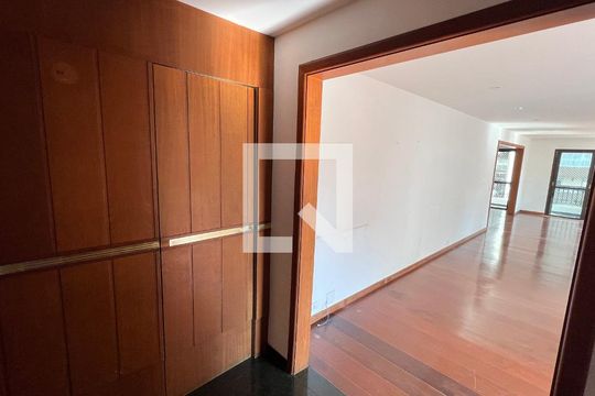 Sala de apartamento para alugar com 4 quartos, 209m² em Jardim Paulista, São Paulo