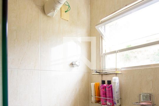 Banheiro de apartamento à venda com 2 quartos, 60m² em Fonseca, Niterói