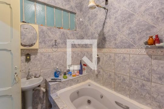 Banheiro de apartamento à venda com 2 quartos, 74m² em Centro, Belo Horizonte