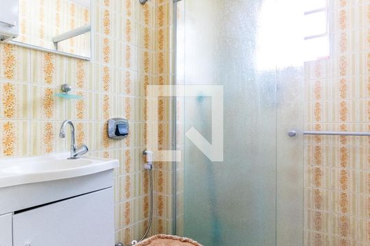Banheiro de apartamento à venda com 2 quartos, 55m² em Socorro, São Paulo