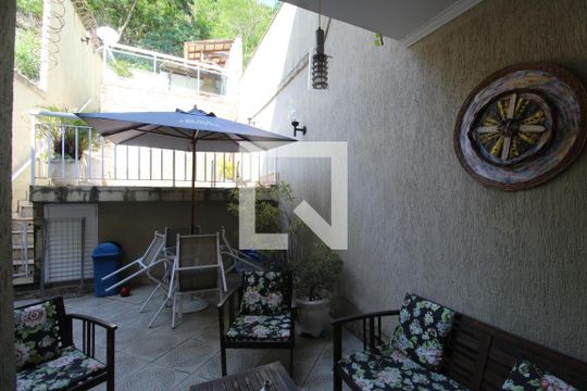 Quintal de casa à venda com 3 quartos, 128m² em Curicica, Rio de Janeiro