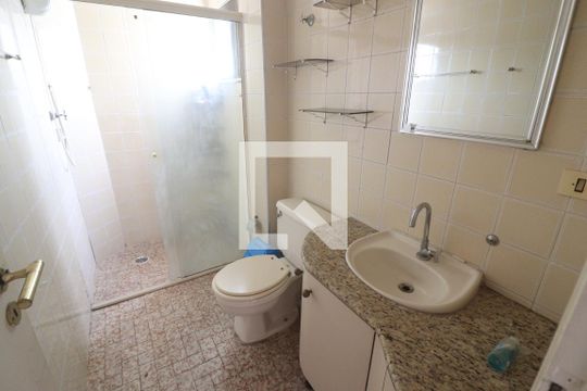 Banheiro de apartamento à venda com 2 quartos, 52m² em Parada Inglesa, São Paulo