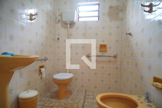 Banheiro de casa à venda com 2 quartos, 365m² em Ideal, Novo Hamburgo
