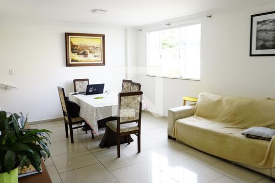 Casa à venda com 3 quartos, 205m² em Tanque, Rio de Janeiro