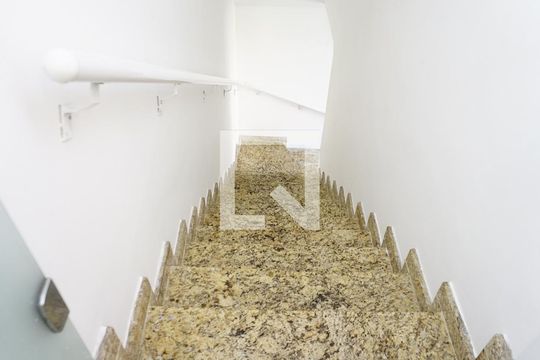 Escada Segundo Andar de casa à venda com 3 quartos, 205m² em Tanque, Rio de Janeiro