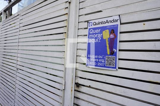 Fachada de casa à venda com 3 quartos, 205m² em Tanque, Rio de Janeiro