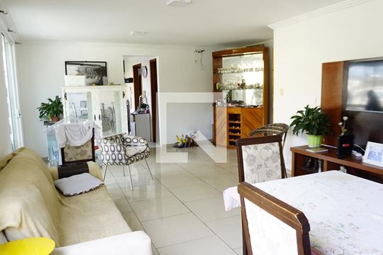 Sala de casa à venda com 3 quartos, 205m² em Tanque, Rio de Janeiro