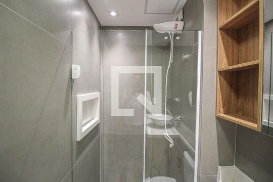 Banheiro de kitnet/studio à venda com 1 quarto, 28m² em Vila Mariana, São Paulo