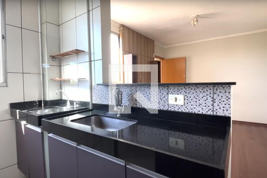 Cozinha de apartamento para alugar com 2 quartos, 54m² em Califórnia, Belo Horizonte