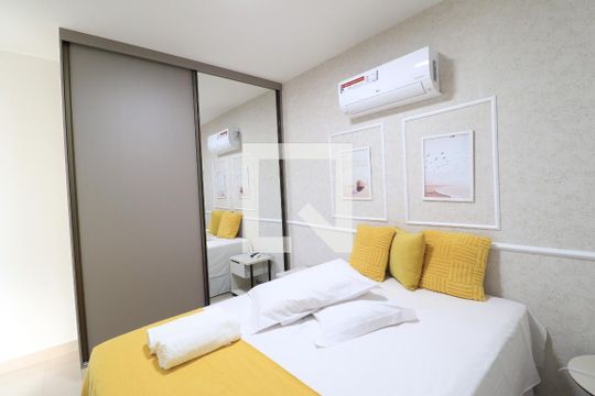 Suíte de apartamento para alugar com 2 quartos, 64m² em Santa Mônica, Uberlândia