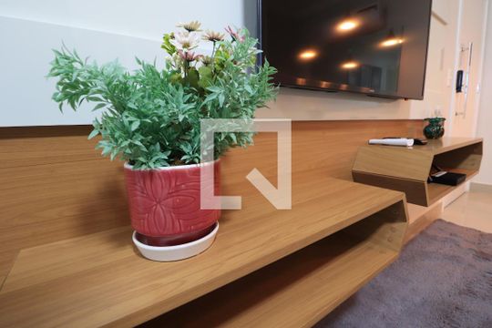 Sala de apartamento para alugar com 2 quartos, 64m² em Santa Mônica, Uberlândia