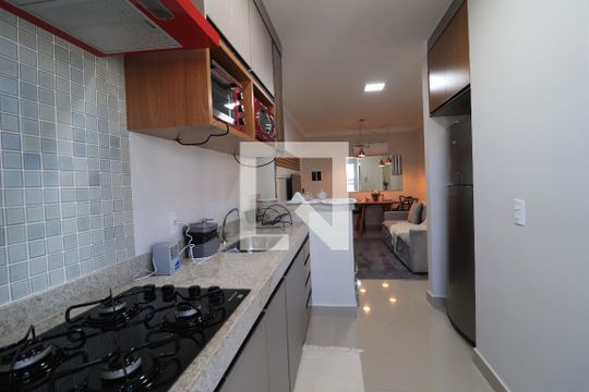 Cozinha de apartamento para alugar com 2 quartos, 64m² em Santa Mônica, Uberlândia