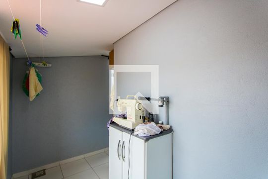 Área de serviço de casa para alugar com 3 quartos, 280m² em Parque Gerassi, Santo André
