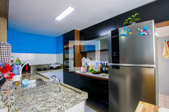 Cozinha de casa para alugar com 3 quartos, 280m² em Parque Gerassi, Santo André