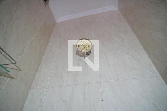 Banheiro de apartamento para alugar com 2 quartos, 90m² em Auxiliadora, Porto Alegre
