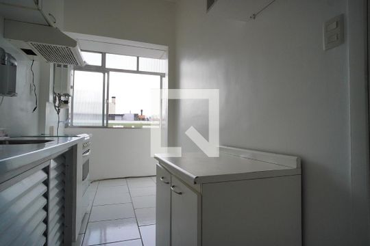Cozinha de apartamento para alugar com 2 quartos, 90m² em Auxiliadora, Porto Alegre