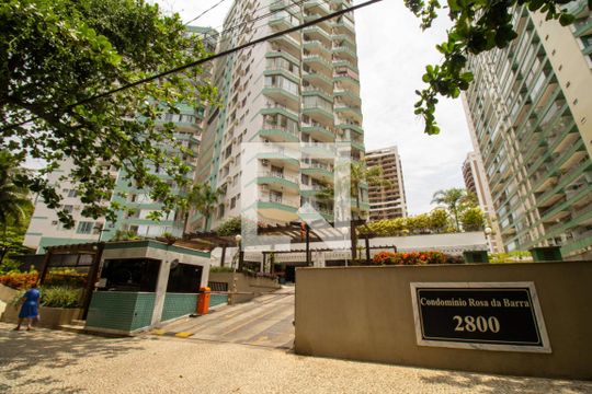 Fachada de apartamento à venda com 2 quartos, 80m² em Barra da Tijuca, Rio de Janeiro