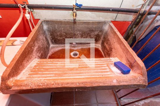 Área de serviço de casa à venda com 2 quartos, 85m² em Conceição, Diadema