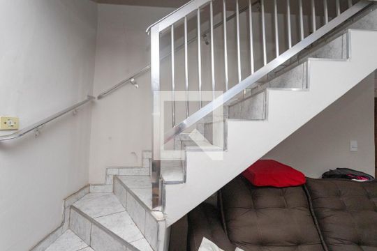 Escada de casa à venda com 2 quartos, 85m² em Conceição, Diadema