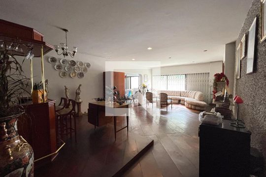 Sala de casa à venda com 5 quartos, 560m² em Lapa, São Paulo