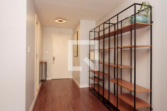 Hall de entrada de apartamento para alugar com 2 quartos, 90m² em Vila Buarque, São Paulo