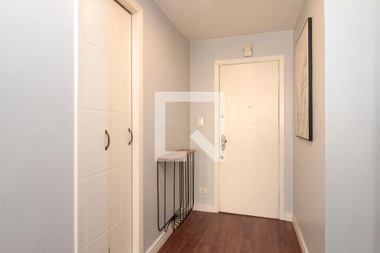 Hall de entrada de apartamento para alugar com 2 quartos, 90m² em Vila Buarque, São Paulo