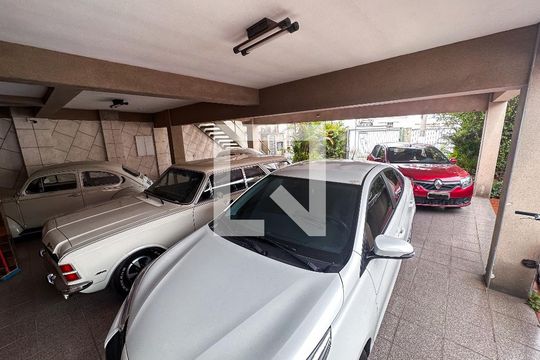Garagem de casa para alugar com 5 quartos, 762m² em Vila Romana, São Paulo