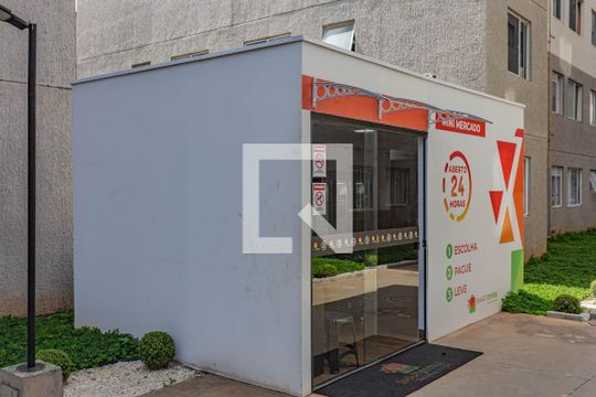 Mercadinho de apartamento para alugar com 2 quartos, 48m² em Vila Cristalia, São Paulo