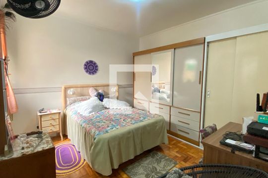 Suíte  de apartamento à venda com 2 quartos, 110m² em Vila Bertioga, São Paulo